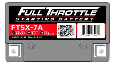 A Full Throttle starting battery, model FTSX-7A, with a capacity of 7Ah and CCA of 105 amps. Made in Brazil.